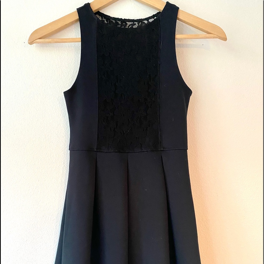 Cute girls dress from Zara in great condition